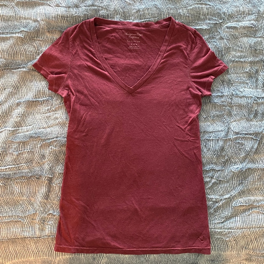American Eagle V Neck Shirt